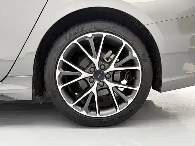 Lynk & Co 03 — Фото автомобиля 15