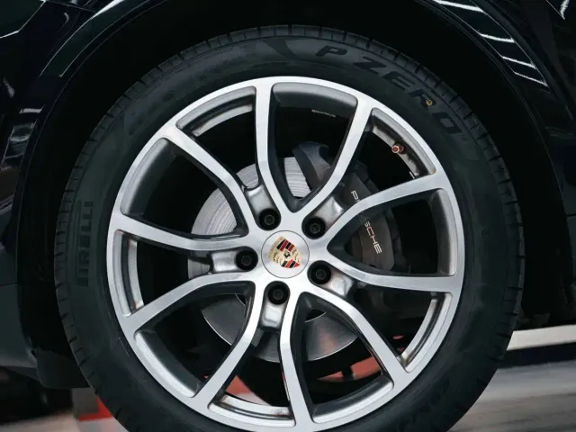 Porsche Cayenne — Фото автомобиля 27