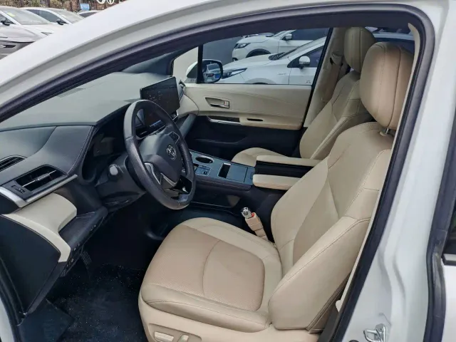 Toyota Sienna — Фото автомобиля 5