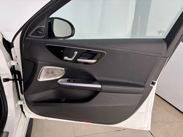 Mercedes-Benz C-Class — Фото автомобиля 25