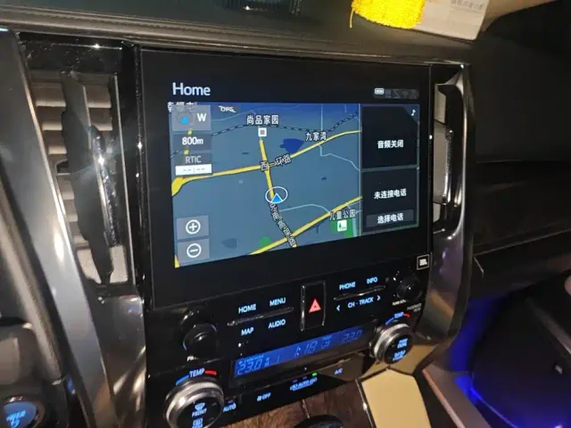Toyota Alphard — Фото автомобиля 12