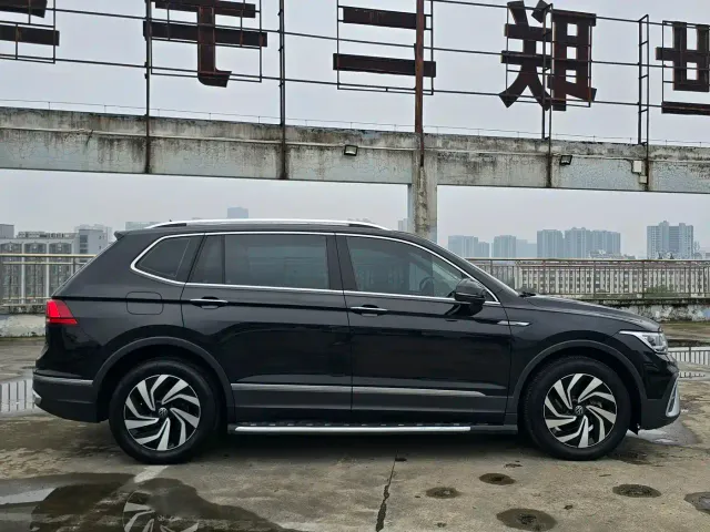 Volkswagen Tiguan L — Фото автомобиля 4