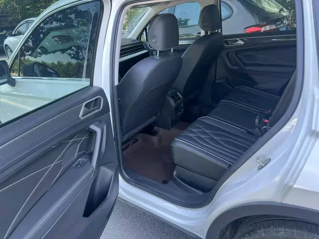 Volkswagen Tiguan L — Фото автомобиля 4