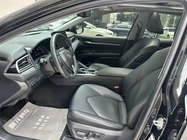 Toyota Camry — Фото автомобиля 11