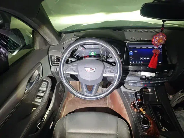 Cadillac CT5 — Фото автомобиля 6