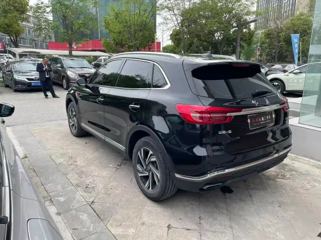Hongqi HS5 — Фото автомобиля 6