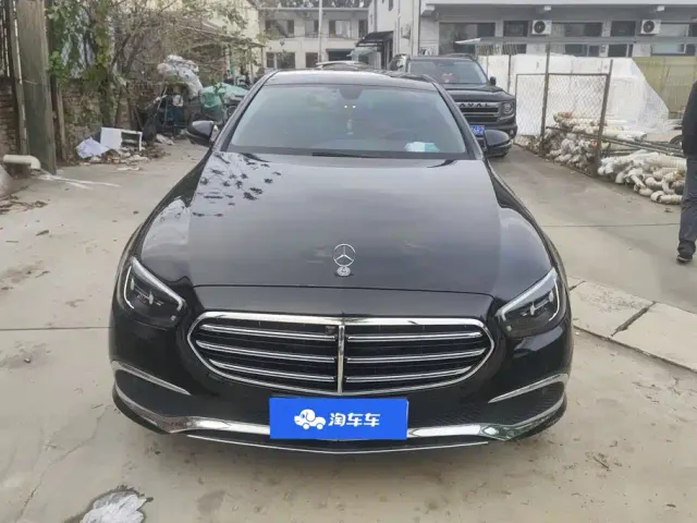 Mercedes-Benz E-Class — Фото автомобиля 2