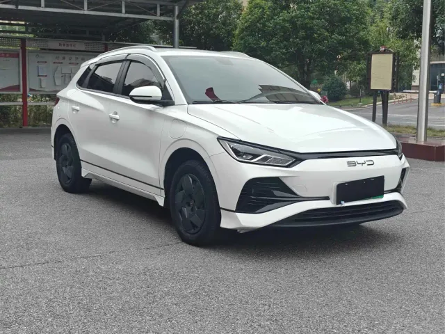 BYD e2 — Фото автомобиля 3