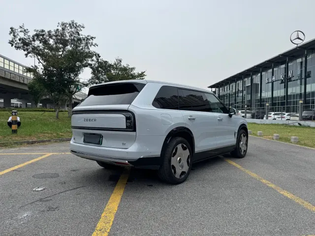 ZEEKR Zeekr 9X 2025 model Ultra Edition 70kWh — Фото автомобиля 22