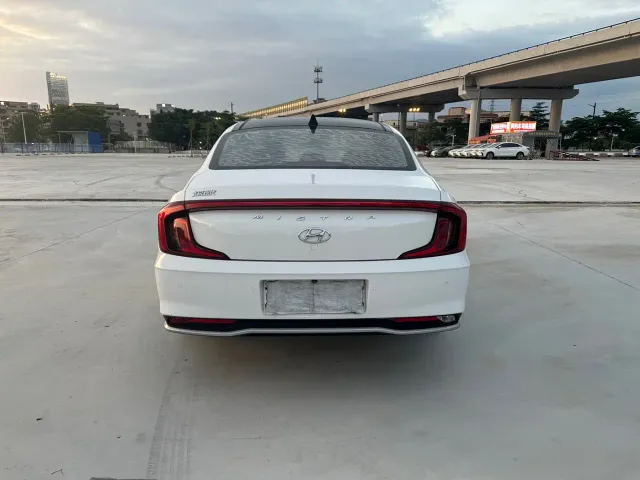 Hyundai Mistra — Фото автомобиля 23