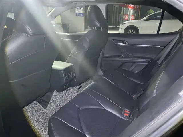 Toyota Camry 2021 Hybrid 2.5HGVP Leading Edition — Фото автомобиля 5