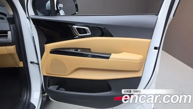 Kia Carnival Generation 4 — Фото автомобиля 14
