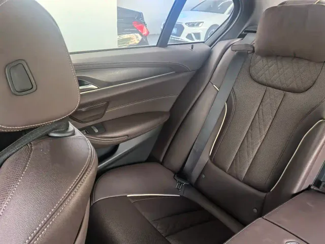 BMW 5 Series — Фото автомобиля 23