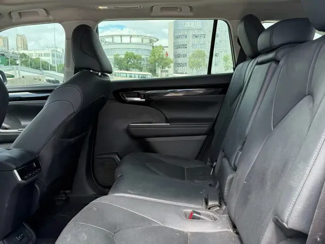 Toyota Highlander — Фото автомобиля 5