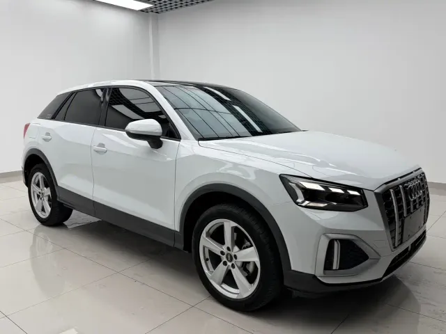 Audi Q2L — Фото автомобиля 3