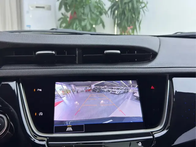 Cadillac XT5 — Фото автомобиля 9