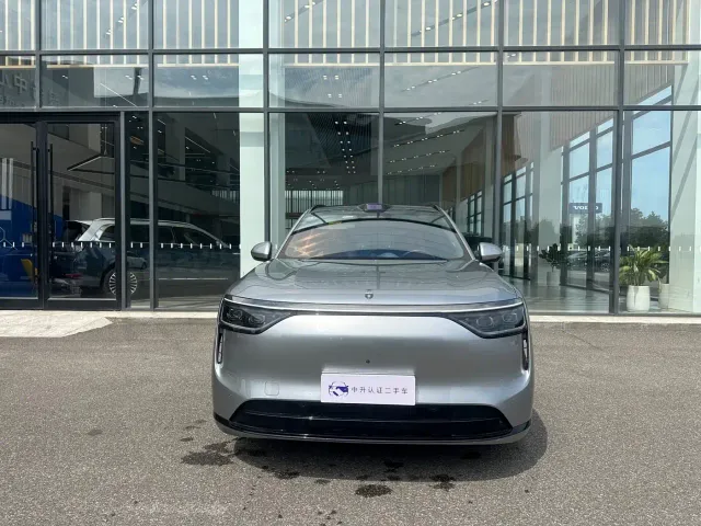 Aito M8 — Фото автомобиля 2