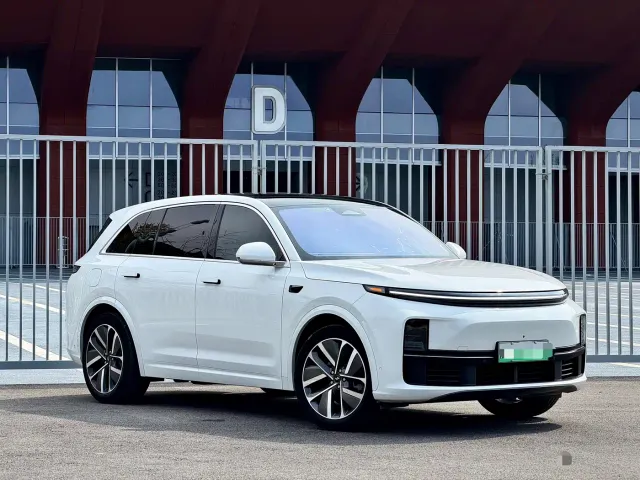 Li Auto L7 — Фото автомобиля 3