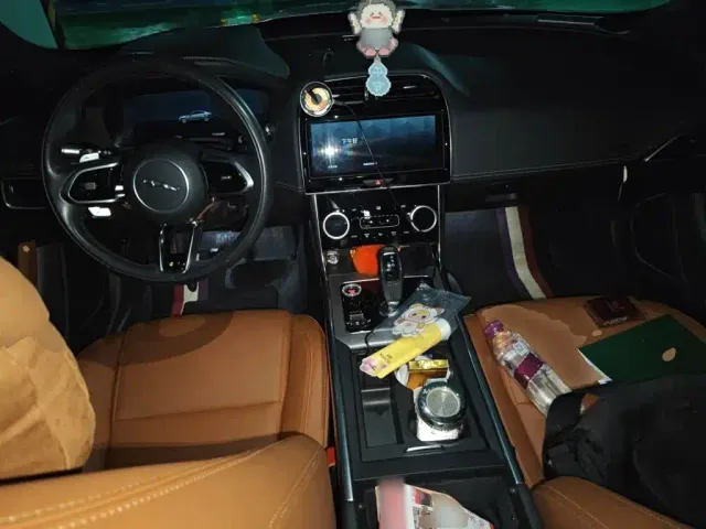 Jaguar XEL — Фото автомобиля 10