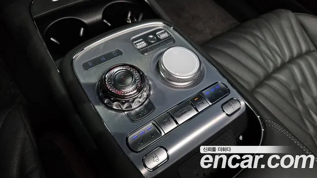 Genesis G90 Бензин 3.5 турбо AWD — Фото автомобиля 8
