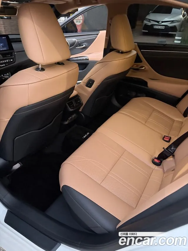 Lexus ES 7th Gen — Фото автомобиля 13