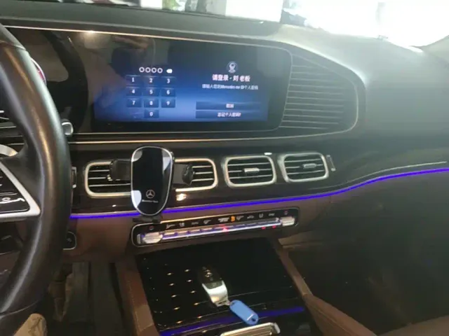 Mercedes-Benz GLE-Class — Фото автомобиля 12