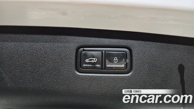 Genesis GV70 — Фото автомобиля 24