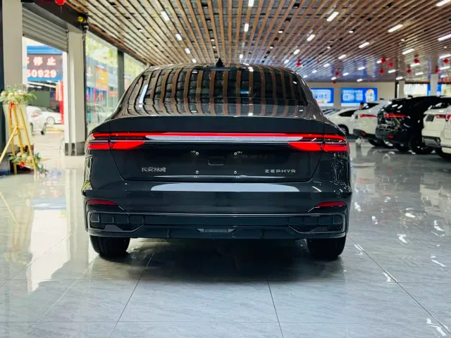 Lincoln Z — Фото автомобиля 18