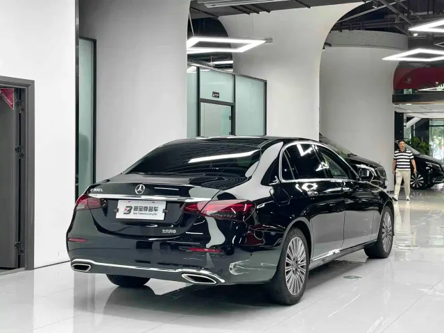 Mercedes-Benz E-Class — Фото автомобиля 13