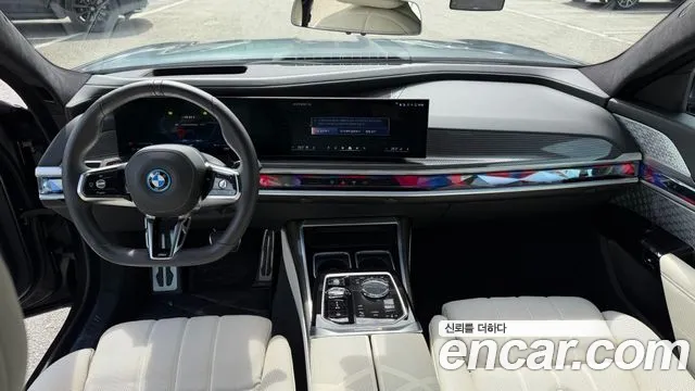 BMW i7 — Фото автомобиля 7
