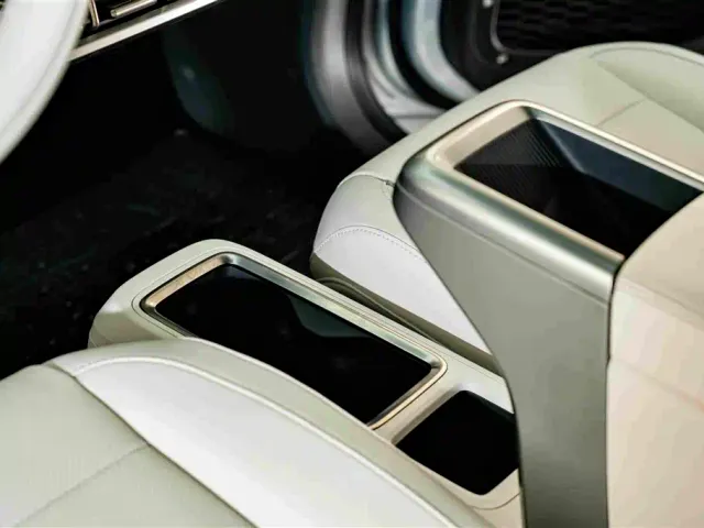 iCAR V23 — Фото автомобиля 12