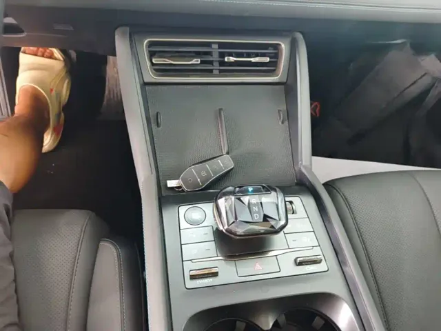 BYD Qin L — Фото автомобиля 13