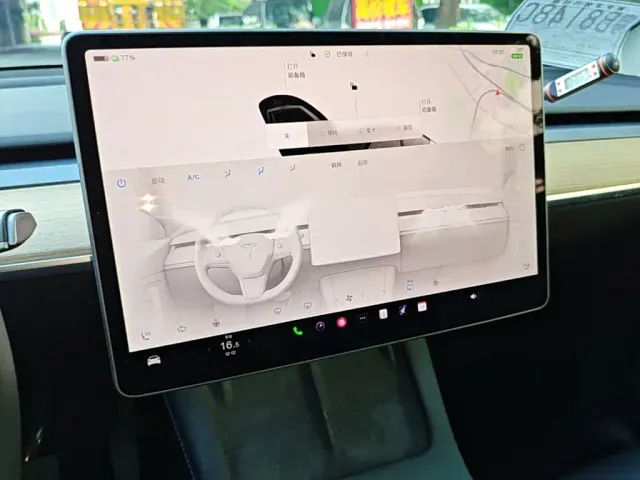 Tesla Model Y — Фото автомобиля 12