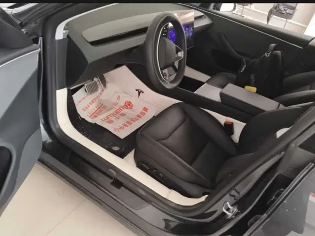Tesla Model 3 — Фото автомобиля 5