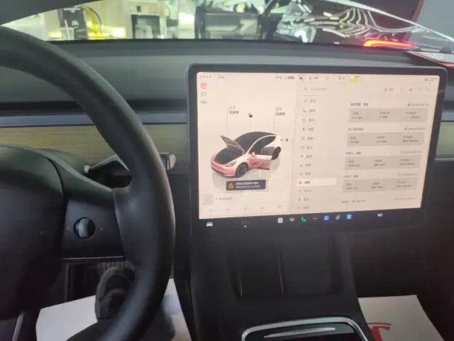 Tesla Model Y — Фото автомобиля 8