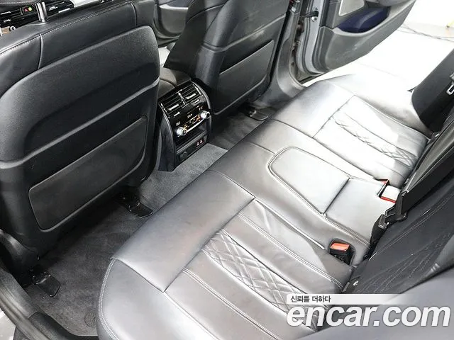 BMW 5-Series — Фото автомобиля 10