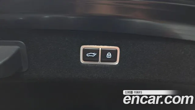 Genesis G90 Бензин 3.5 Turbo e-S/C AWD — Фото автомобиля 28