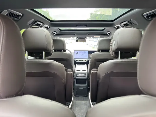 Li Auto L8 — Фото автомобиля 14