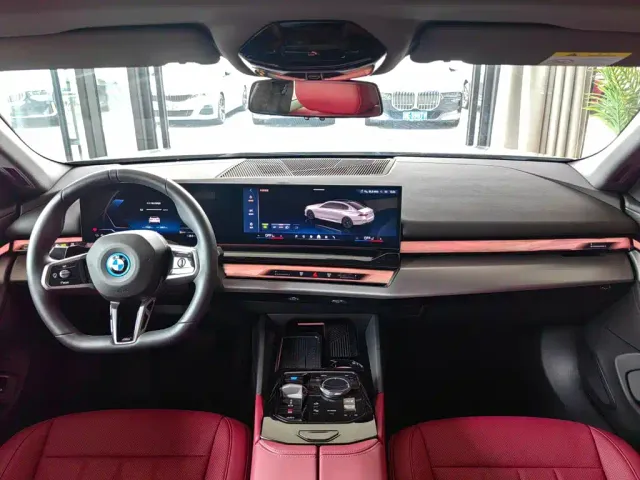BMW i5 — Фото автомобиля 8
