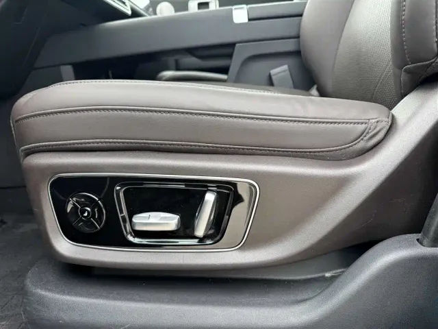 Li Auto L8 — Фото автомобиля 14