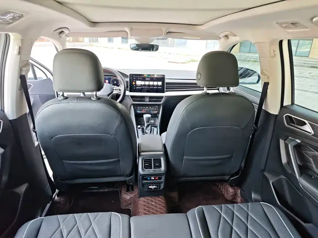 Volkswagen Tiguan L — Фото автомобиля 19