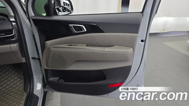 Kia Carnival Generation 4 — Фото автомобиля 14