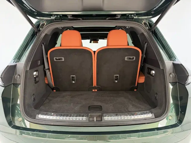 Li Auto L8 — Фото автомобиля 25