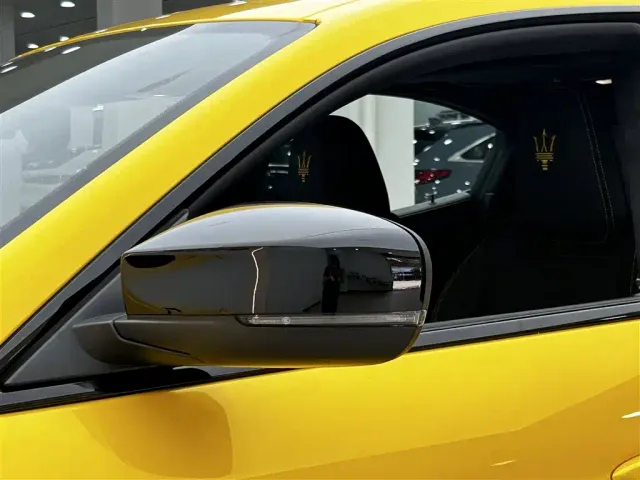 Maserati Ghibli — Фото автомобиля 13