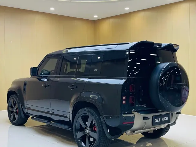 Land Rover Defender — Фото автомобиля 7