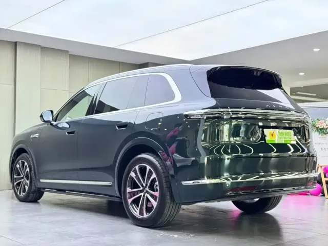 AITO Wenjie AITO M7 2026 Extended Range Ultra AWD 5-Seater — Фото автомобиля 6