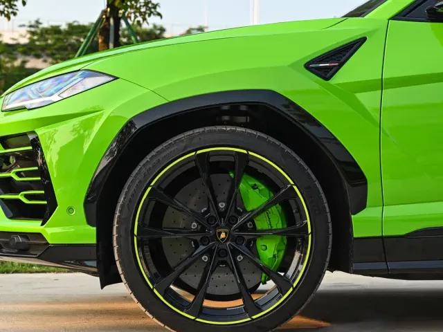 Lamborghini Urus — Фото автомобиля 29