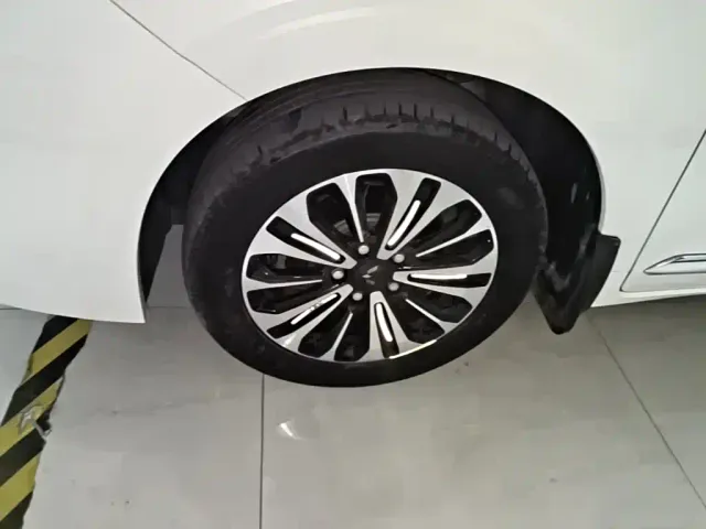 Wuling Jiachen — Фото автомобиля 22