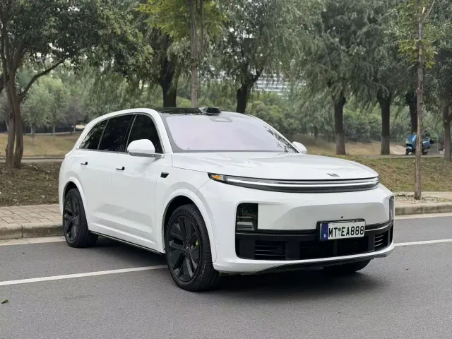 Li Auto L7 — Фото автомобиля 3