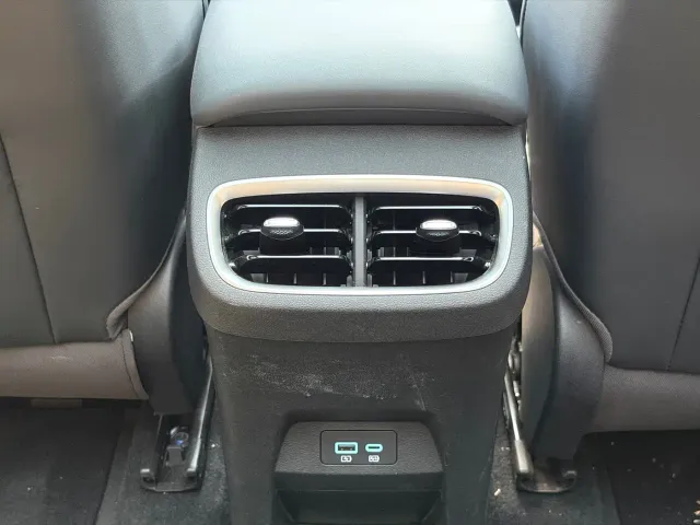 BYD Sealion 06 — Фото автомобиля 16